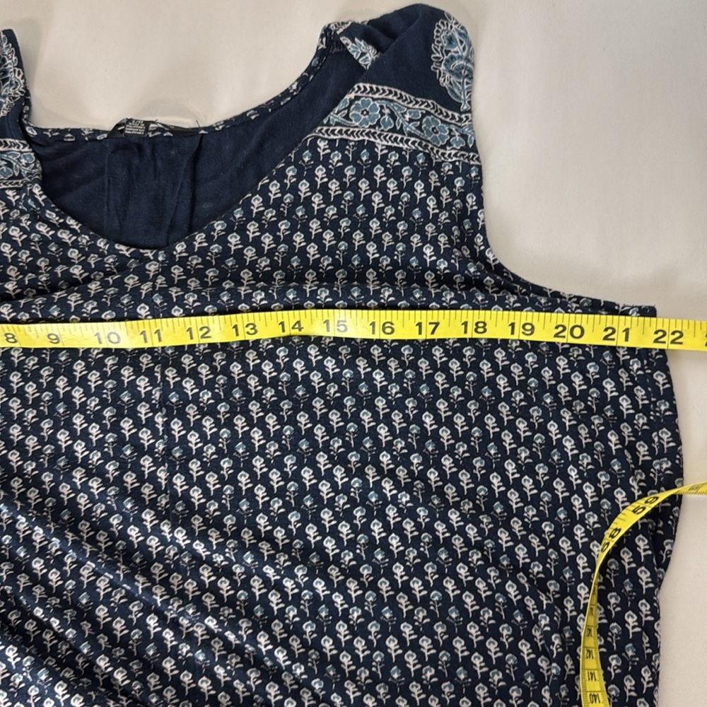 Lucky Brand Navy and White Patterned Top sleeveless V neck High Low Soft - Picture 6 of 6